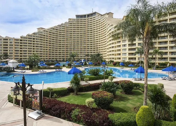 منتجع Porto Sokhna Majestic 5*